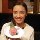 肉を食らって男をアゲる!?　あの「牛角」で美女に焼肉デートの“お作法”を聞いてきたゾ！