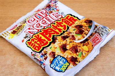 カップヌードル 謎肉 ゴリ押し商品3選 冷凍炒飯に丼 いちばんマッチするのはどれだ 日刊サイゾー